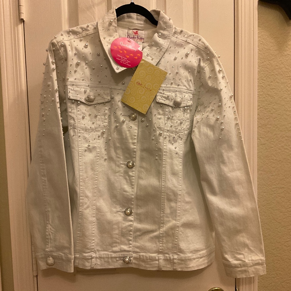 Quacker Factory white Denim Jacket  size Large